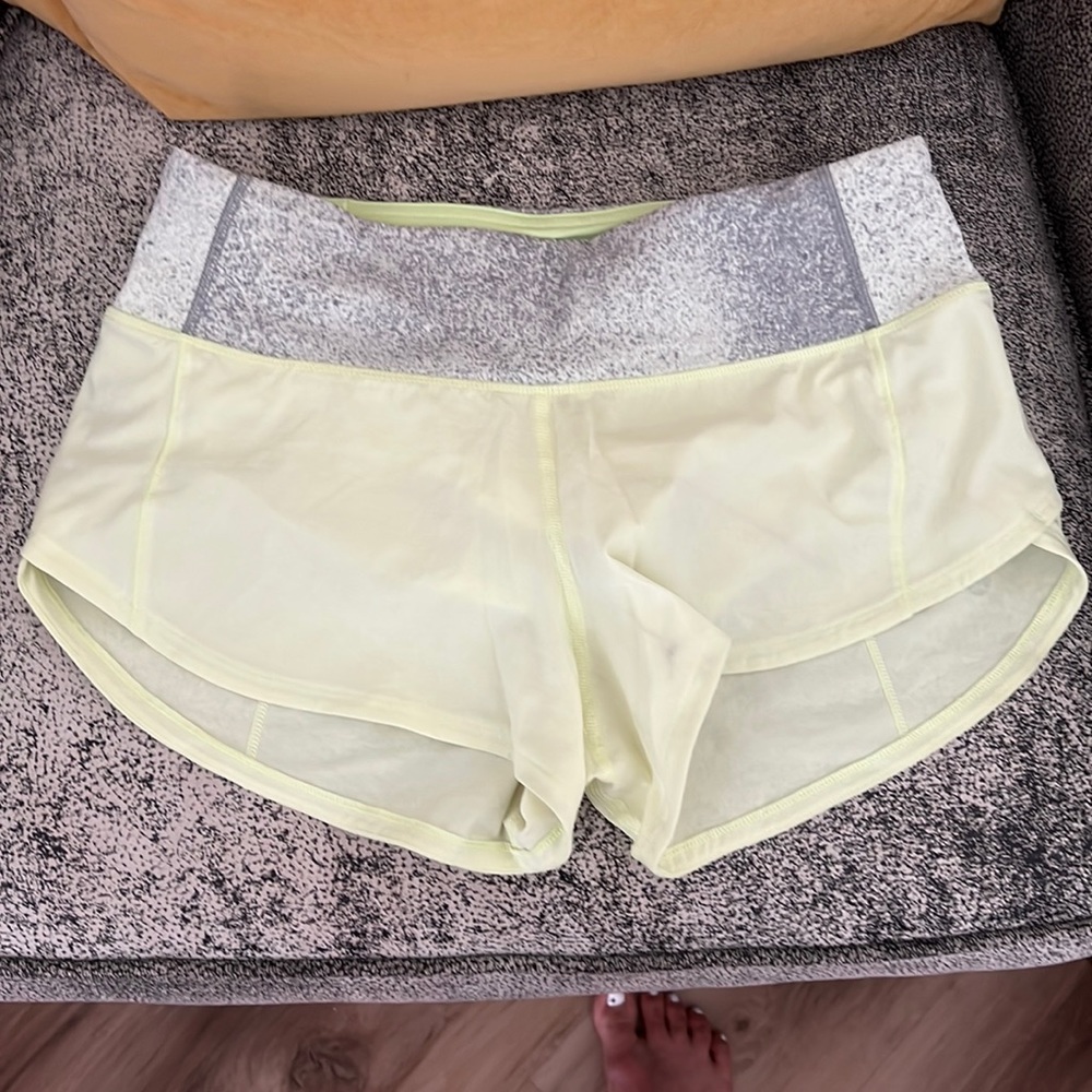 Lululemon Speed Up low rise short 2.5 inch